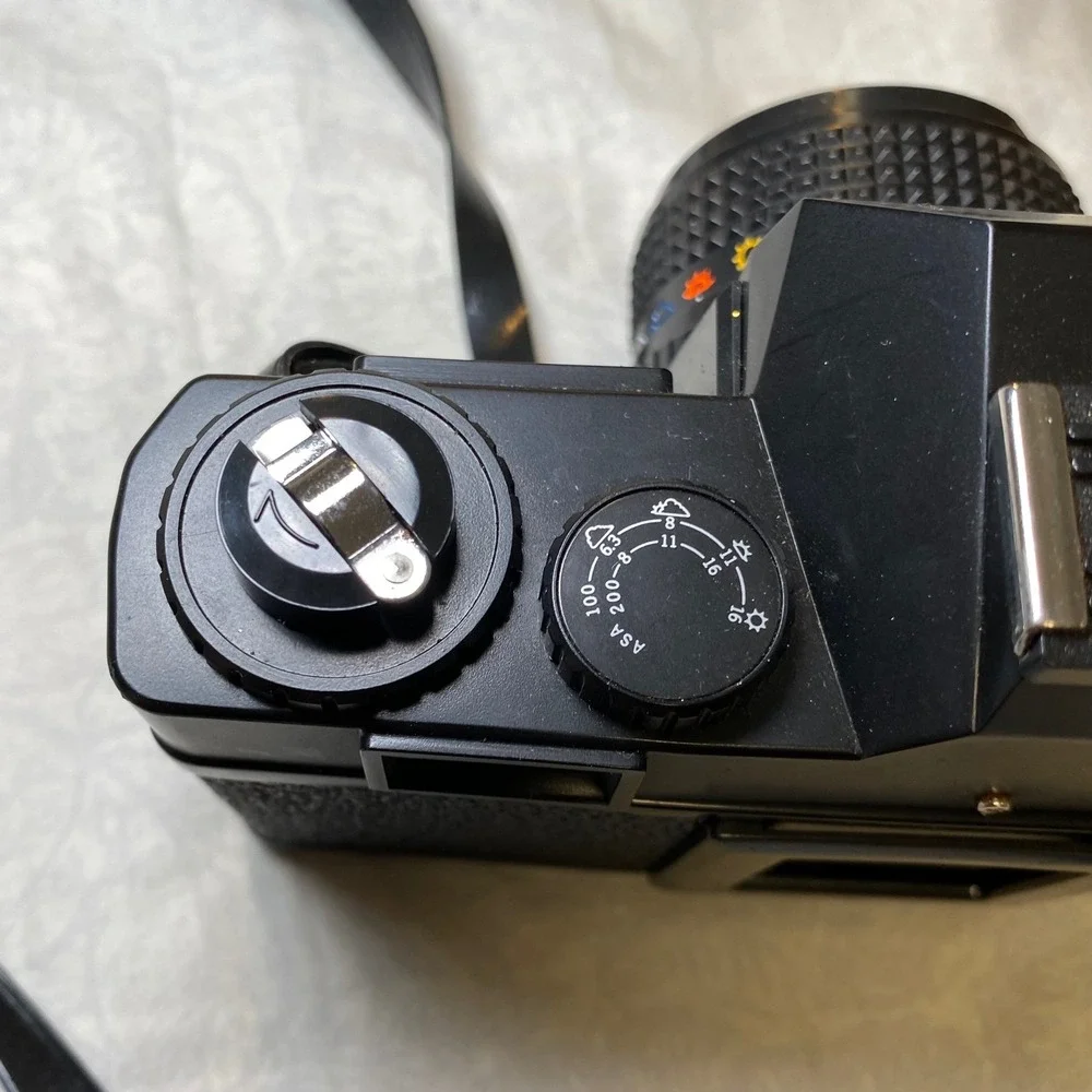 Weston‎ WX-7 35mm Film Camera 50mm Lens Vintage SLR Style Camera Untested